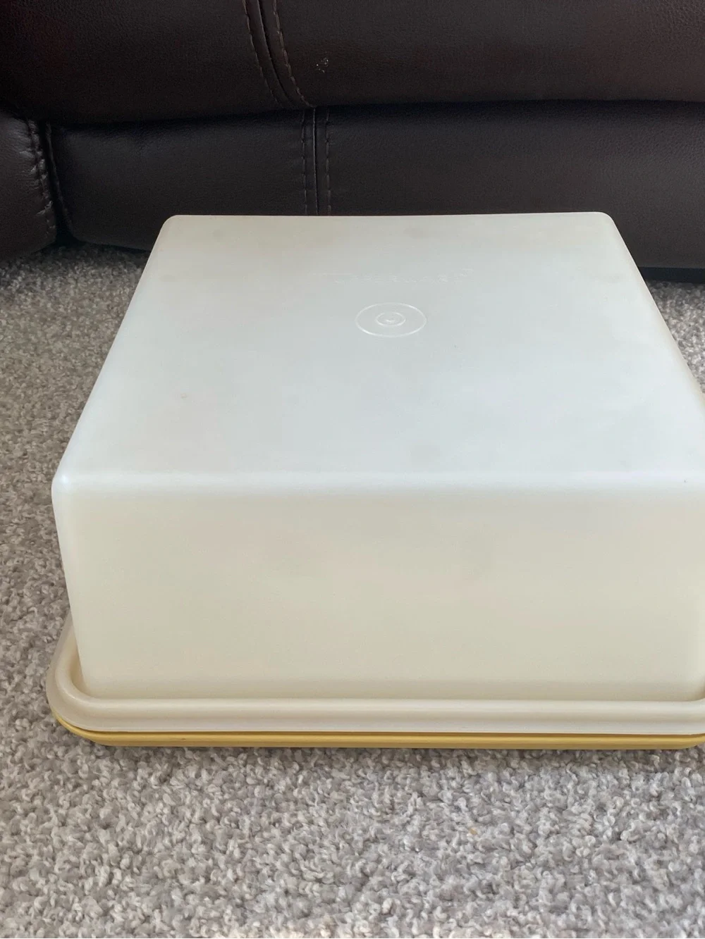 Vintage Tupperware Square Cake Taker/Saver #1241 Sheer Lid Harvest Gold Base